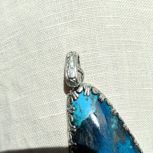 Georguos Pendent - Picture 3 of 4